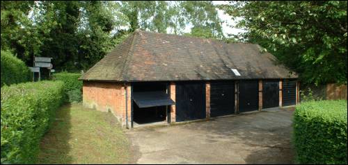 Garages, Edmunds Walk